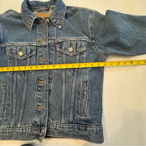 Levi's Classic Denim Jacket in Blue - Picture 4 of 5